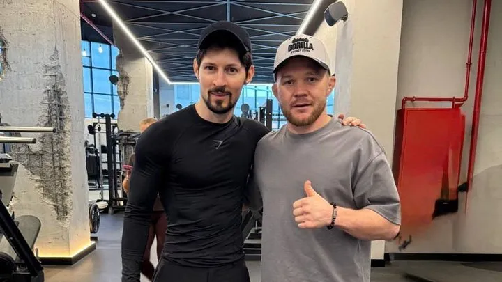 Павел Дуров поздравил Петра Яна с чемпионским титулом UFC
