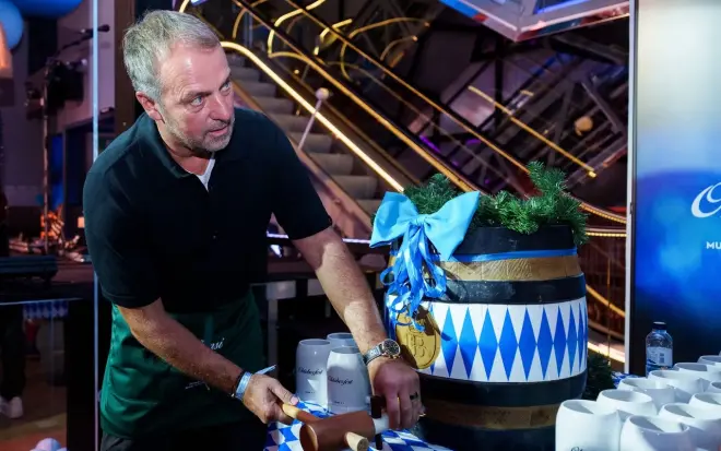 Ханси Флик пообещал болельщикам «Барсы» выиграть Лигу чемпионов