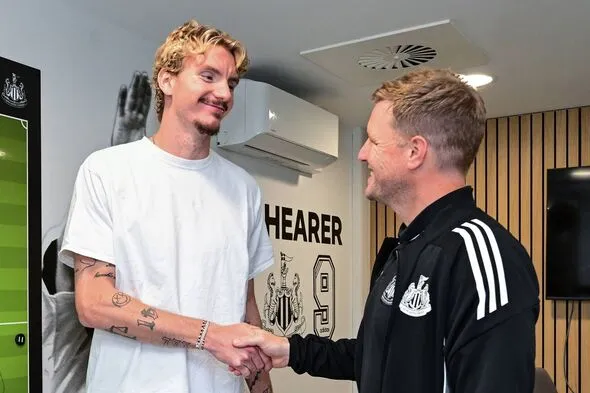 Эдди Хау призвал дать время Вольтемаде для адаптации в АПЛ