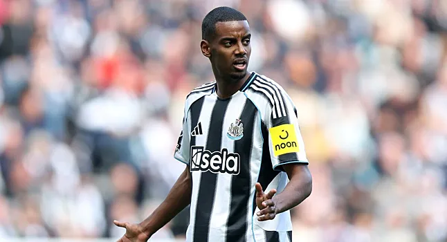 Исак намерен пропустить матчи с «Астон Виллой» и «Ливерпулем»