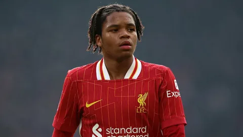 Рио Нгумоа забивает победный гол на 100-й минуте