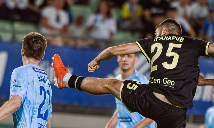 «Динамо» из Махачкалы обыграло «Пари НН» в меньшинстве