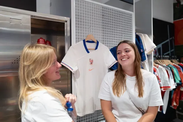 Женский футбол привлекает всё больше внимания в Великобритании