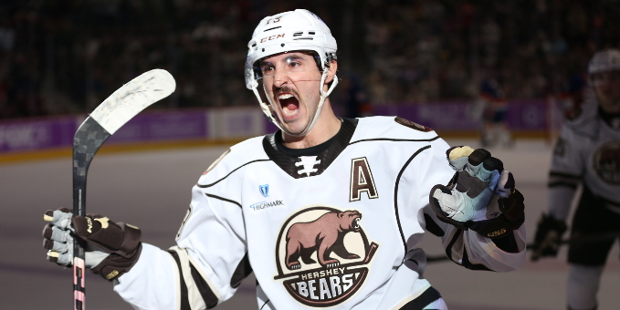 «Трактор» отправил американского нападающего Веккионе в «Барыс»