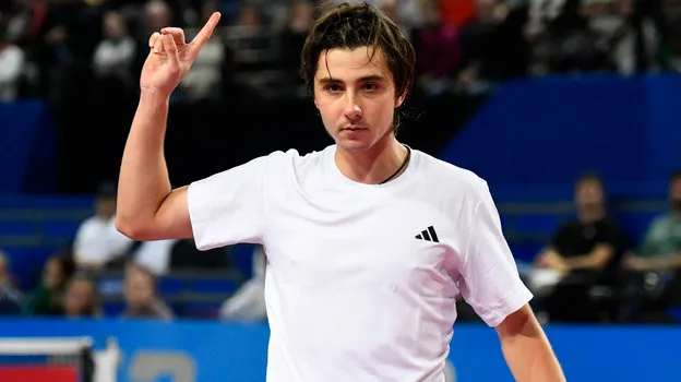 Александр Шевченко проиграл Умберу в четвертьфинале турнира в Аделаиде
