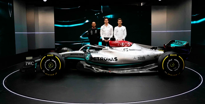 У «Мерседеса» возникли проблемы с запуском новой силовой установки