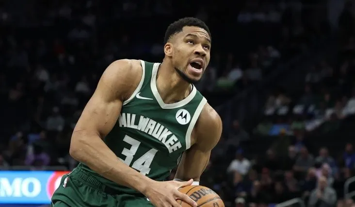 Яннис Адетокунбо пропустит матч с Сербией