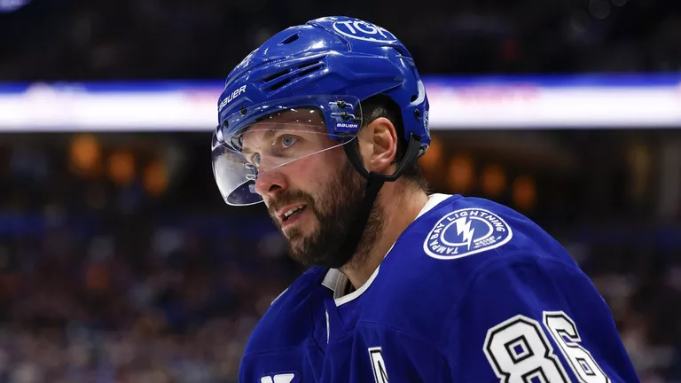 Маккиннон грозит увеличить отрыв от Кучерова в гонке бомбардиров НХЛ