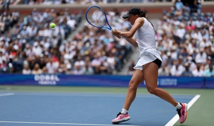 Ига Швёнтек отправилась на тренировку после победы над Александровой