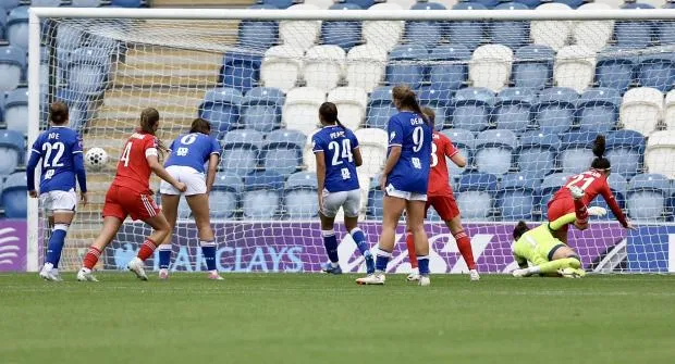 Женская команда «Ипсвич Таун» проиграла первый матч сезона