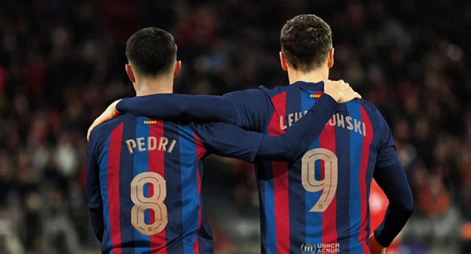 Педри и Левандовски не поедут на вручение «Золотого мяча»