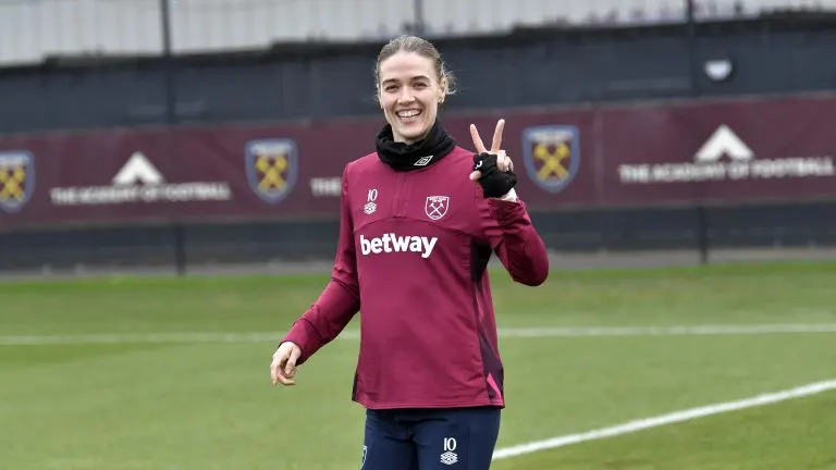 Дагни Бриньярсдоуттир завершает карьеру в «Вест Хэм»