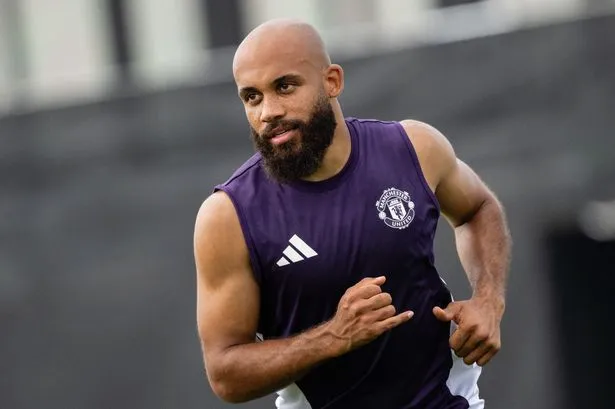 Бриан Мбемо дебютировал за «Манчестер Юнайтед»