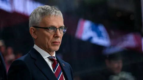 Хоккеист СКА рассказал о состоянии здоровья тренера Игоря Ларионова