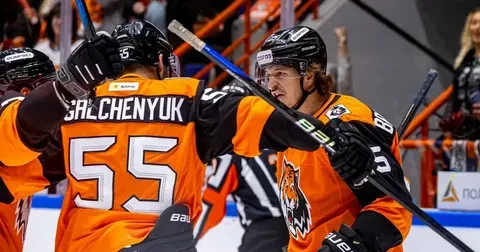 «Амур» ищет продолжения успеха в матче с «Сибирью»