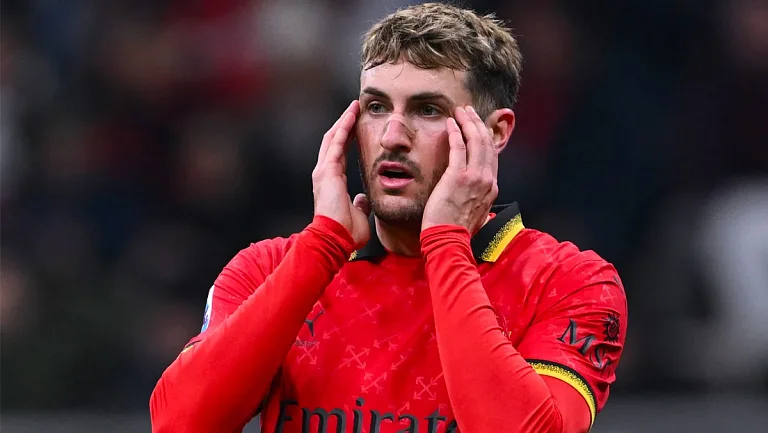 Сантьяго Хименес подвергся критике после матча с «Болоньей»