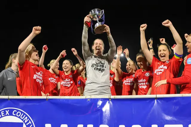 Совет директоров ФК «Льюис» поддерживает продажу женской команды