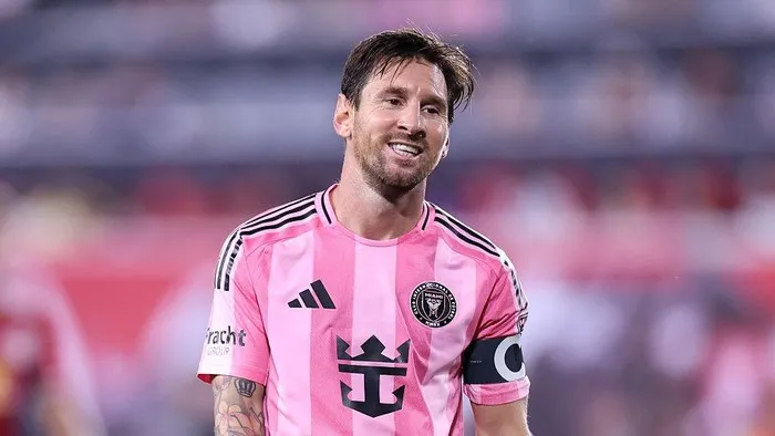 «Комо» опроверг слухи о возвращении Месси и Фабрегаса в Италию