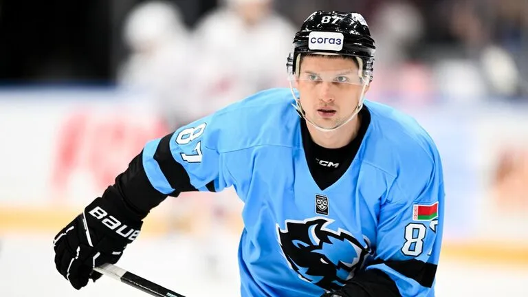 Форвард Вадим Шипачёв получил травму в матче минского «Динамо» с «Адмиралом»