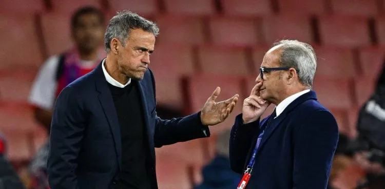 Энрике конфликтует с Кампушем из-за трансферов в ПСЖ