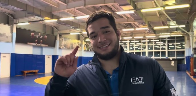 Российский борец Давудгаджиев завоевал бронзу на молодёжном ЧМ 