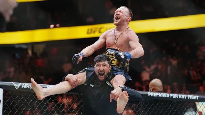 На пресс‑конференции Яна «заменили» Махачевым: в UFC перепутали чемпионов
