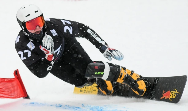 Сноубордист Слуев подал заявку на получение нейтрального статуса