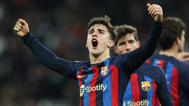 Полузащитник «Барселоны» Гави отмечает 21-летие