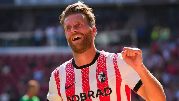 «Фрайбург» обыграл «Штутгарт», забив три мяча в концовке