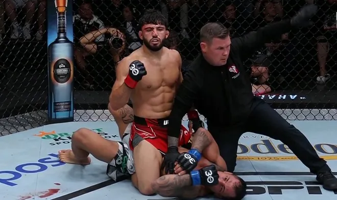 Жоаким Силва считает, что Илия Топурия победит Армана Царукяна