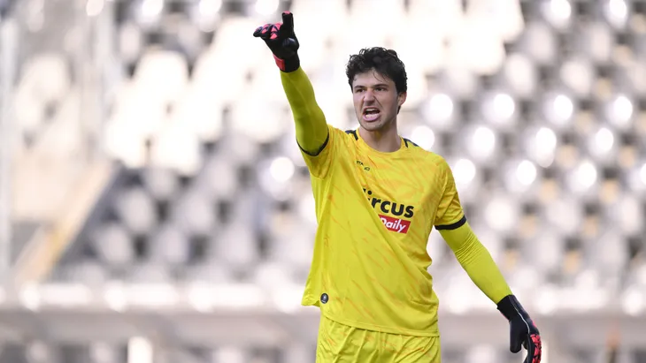 «Астон Вилла» обратилась к «Антверпену» по трансферу Ламменса