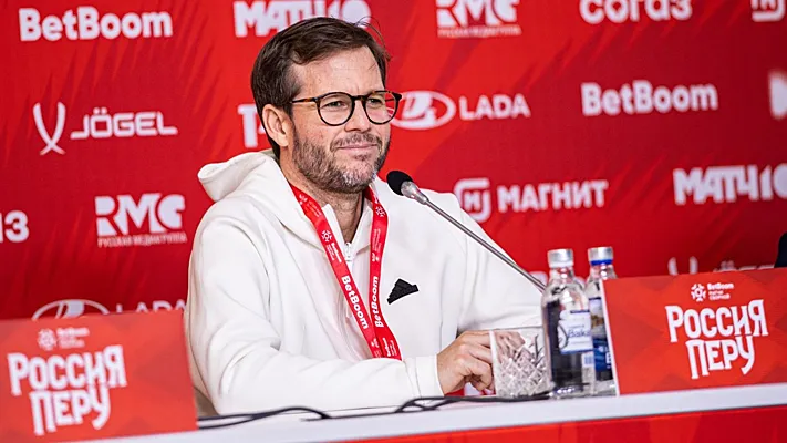 Тренер Перу раскритиковал газон «Газпром Арены» после матча с Россией