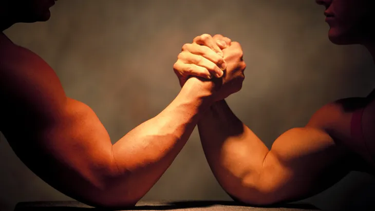 Назван чемпион ДФО по армрестлингу