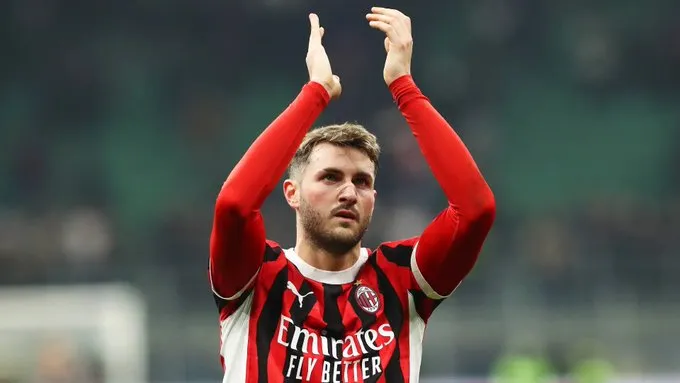 Сантьяго Хименес остался в «Милане» вопреки слухам о трансфере