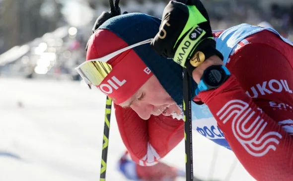 Большунов не пришёл на награждение после поражения Коростелёву в масс‑старте