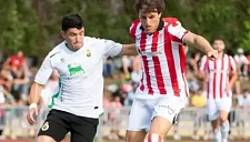 «Расинг» обыграл «Атлетик» со счетом 2-1