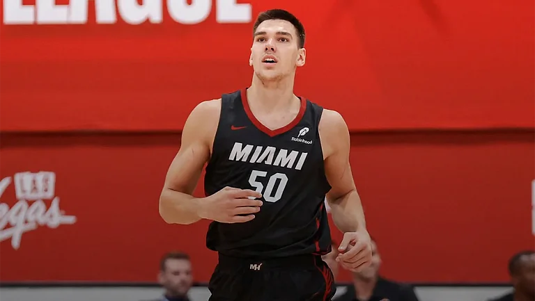 Первые очки россиянина Владислава Голдина в НБА сняли на видео