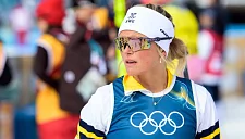 Карлссон с большим отрывом выиграла женский скиатлон на Олимпиаде-2026