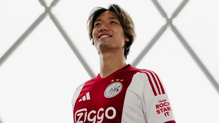 Ко Итакура перешёл в «Аякс» за €10.5 млн