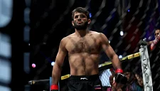 Рабаданов проиграл Дэвису в решающем бою PFL