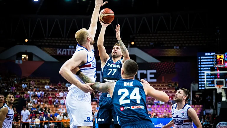 Словения победила Исландию и вышла в топ-16 Евробаскета