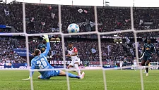 Айнтрахт громит РБ Лейпциг и укрепляет шансы на Лигу чемпионов