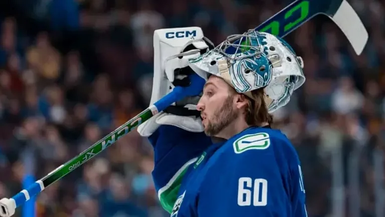 «Ванкувер» победил «Анахайм», у Толопило 37 сейвов