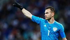 Защитник ЦСКА сравнил Акинфеева с Овечкиным