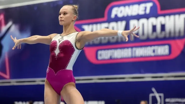 Гимнастка Мельникова призналась в травме колена на ЧМ в Джакарте