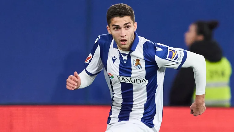 Мостовой объяснил, что мешает Захаряну проявить себя в «Реал Сосьедад»