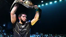 Переход Махачева в полусредний вес отменил бой с Топурией