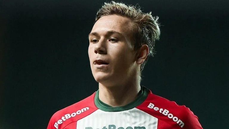 Владимир Кузьмичёв: Батраков доволен своим контрактом в «Локомотиве»