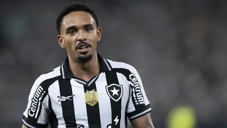 «Зенит» заинтересован в защитнике «Ботафого» Витиньо