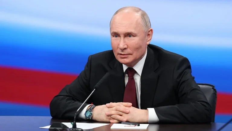 Владимир Путин наградил Галицкого и Гаджиева орденами Дружбы